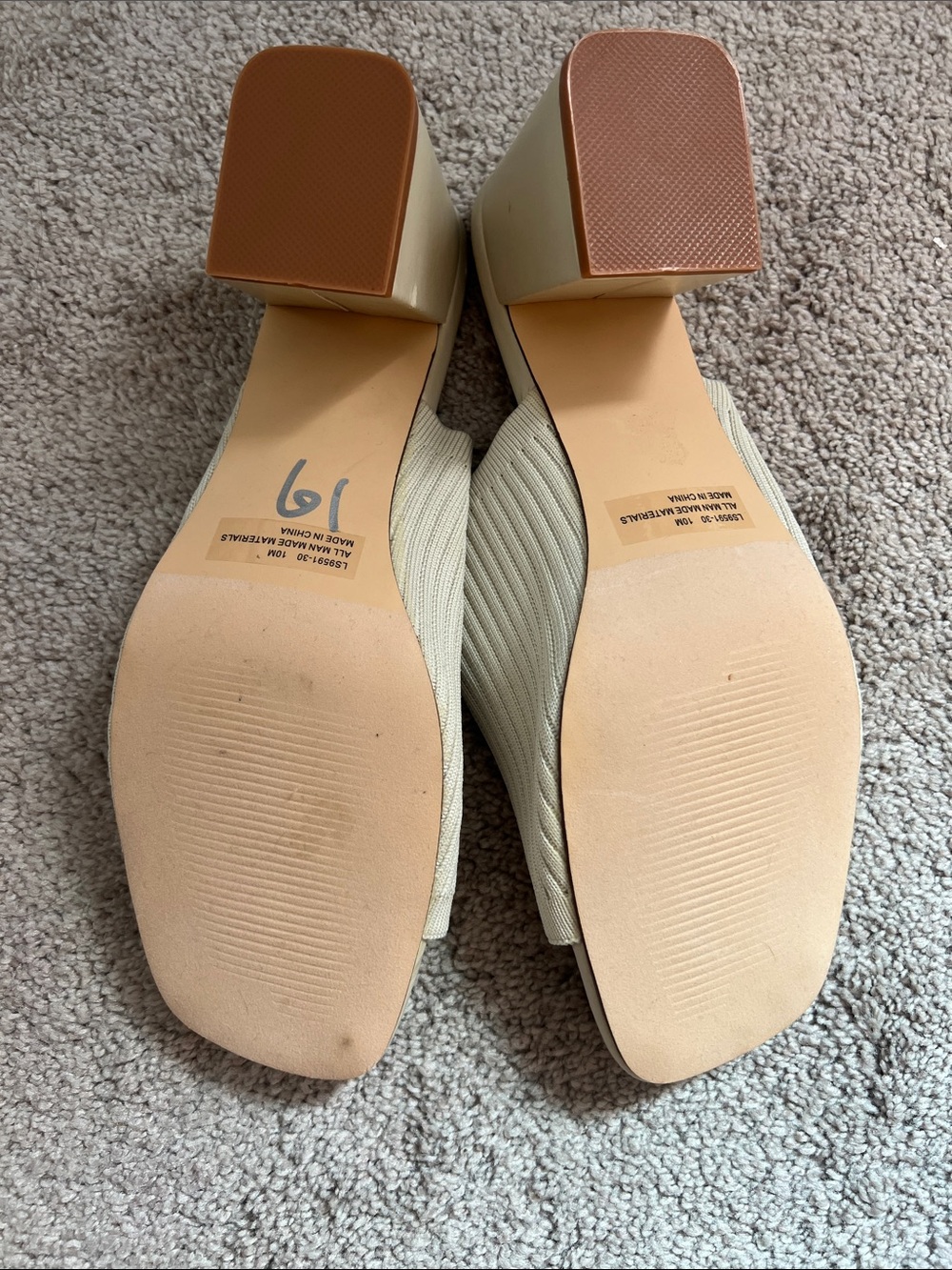 Cloth cream colored mules. Size 10 - Picture 2 of 6